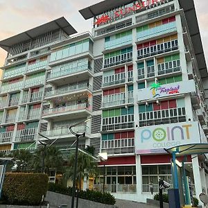 Tropical Hotel Kota Damansara